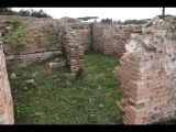 07473 ostia - regio iv - insula iii - domus dei pesci (iv,iii,3) - (via della caupona) - raum (s) - bli ri suedwesten - 01-2024.jpg